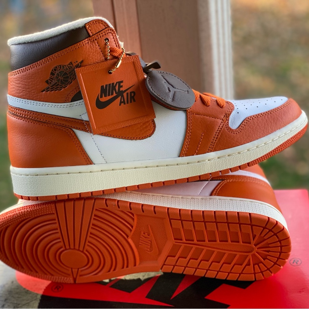Jordan 1 Retro High OG Starfish size 12 Women = 10.5 Men Brand New In Box !!! - Picture 12 of 16